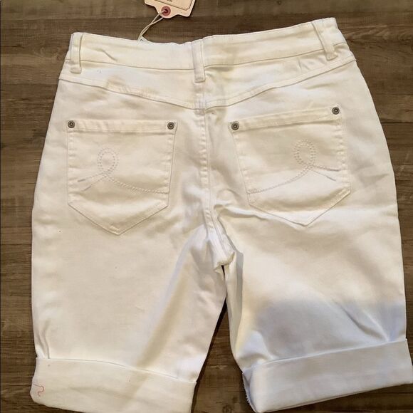 Cherokee...Cuffed Jean Shorts - Picture 2 of 4